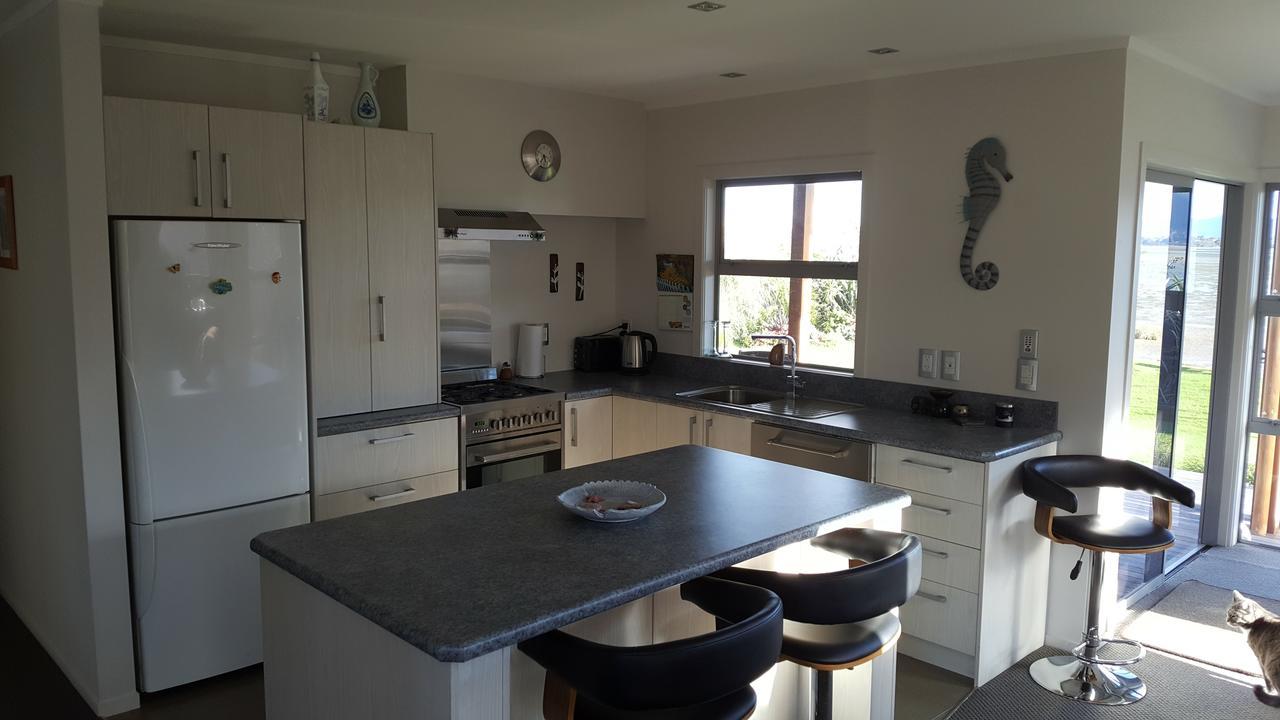 Athenree Waterside Accommodation エクステリア 写真